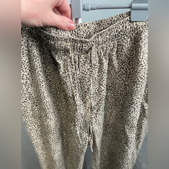 Thread & supply leopard print joggers size large - Picture 2 of 7